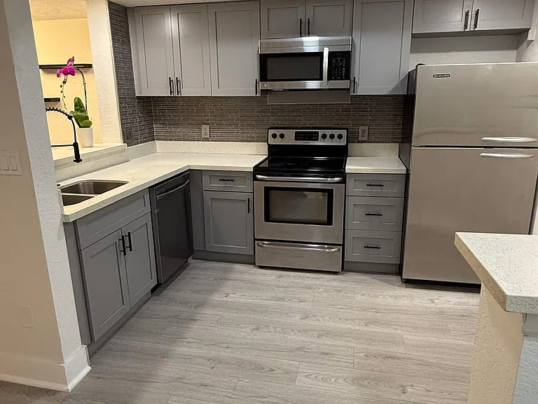 715 SW 148th Ave #610 — Photo 9
