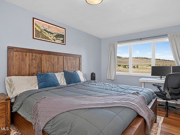 5th image of 207 Lake Drive #1105