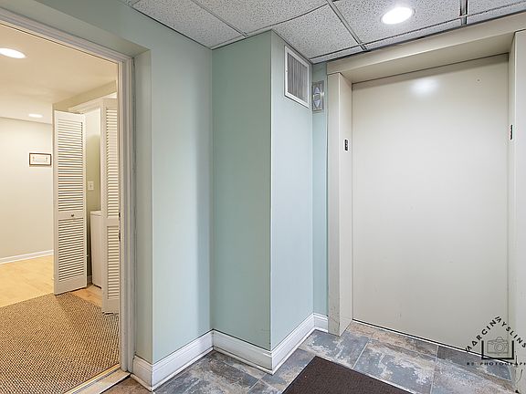 4th image of 2272 S Archer Ave Unit 5A
