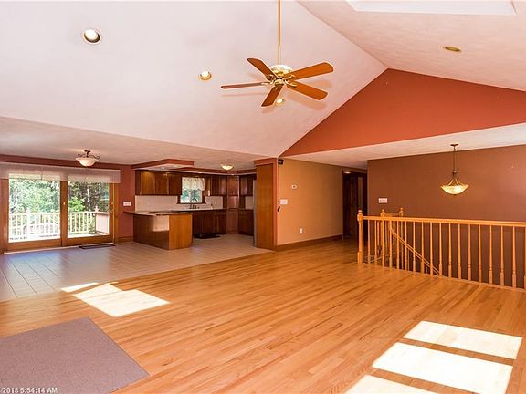 2nd image of 35 Woodland Cir