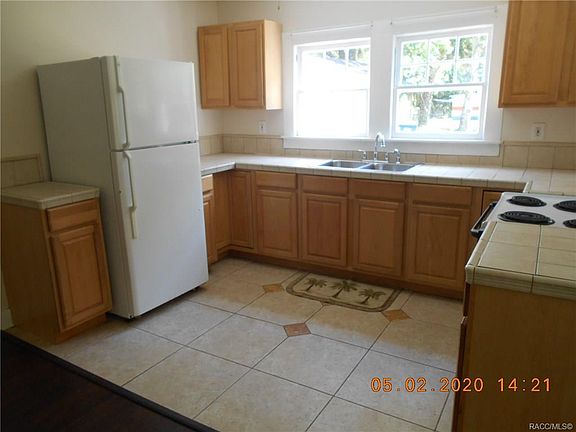 4th image of 1039 NE 7th Ave