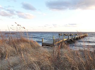 108 S Dunton Ave, East Patchogue, NY 11772