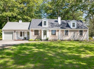 15 Neds Point Rd, Mattapoisett, MA 02739