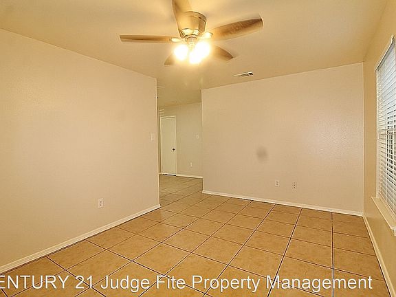 3rd image of 2915 Van Horn Ave