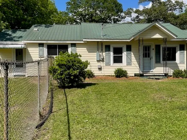 15 Lake Dr, Manchester, GA 31816