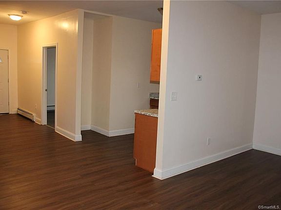 4th image of 918 Maplewood Ave