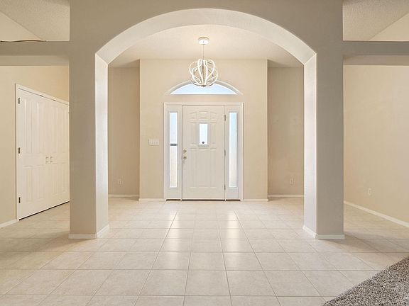 3rd image of 1440 Kingslake Dr