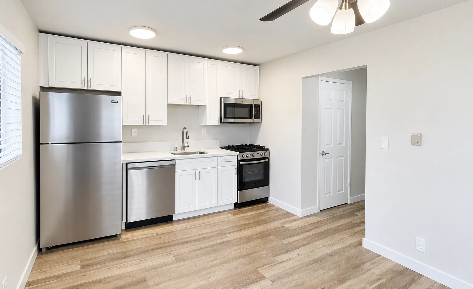 2 bed, 600 sqft, $3,535 — Photo 1
