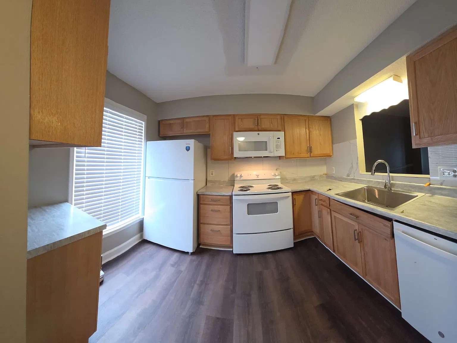 2 bed, 1.5 bath, 1190 sqft, $1,400 — Photo 4