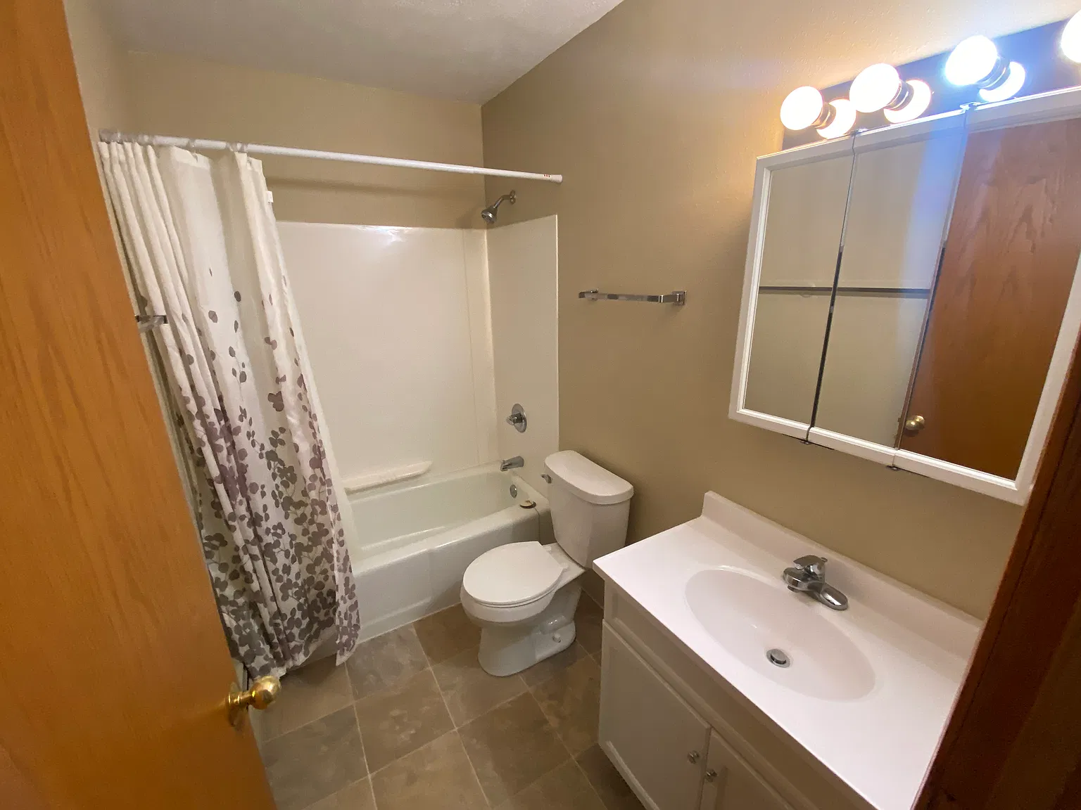 1 bed, 500 sqft, $750 — Photo 2