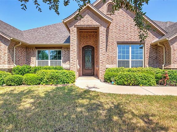3rd image of 4401 Twin Oak Ct
