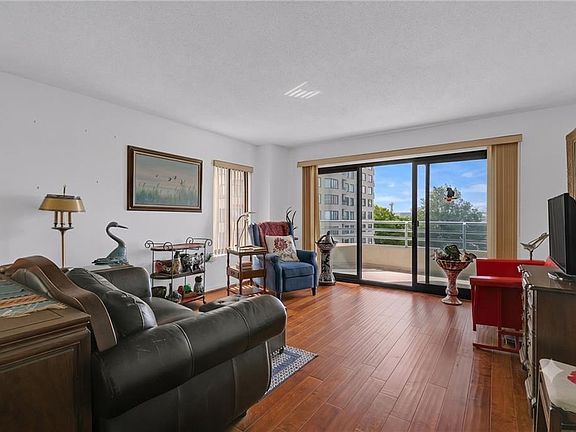 3rd image of 7505 River Rd APT 3A