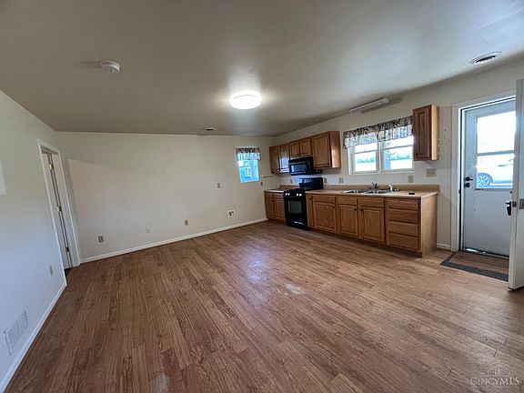 5th image of 25954 Schantz Rd