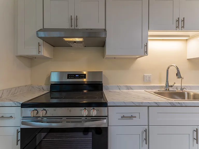 46 Aldrich Rd #A — Photo 9