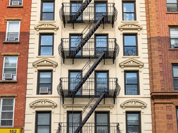 160 Mott Street