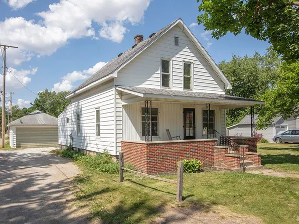 18873 3rd St, New Paris, IN 46553