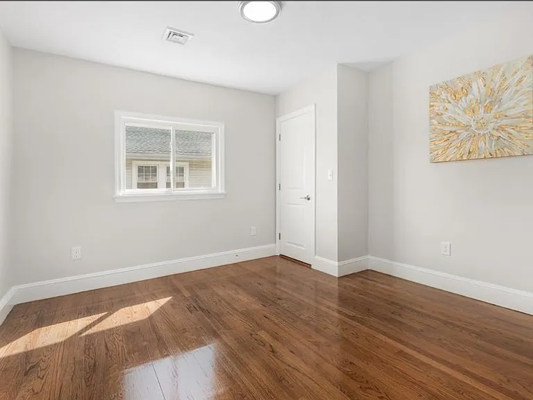 121 1st St #119 — Photo 15