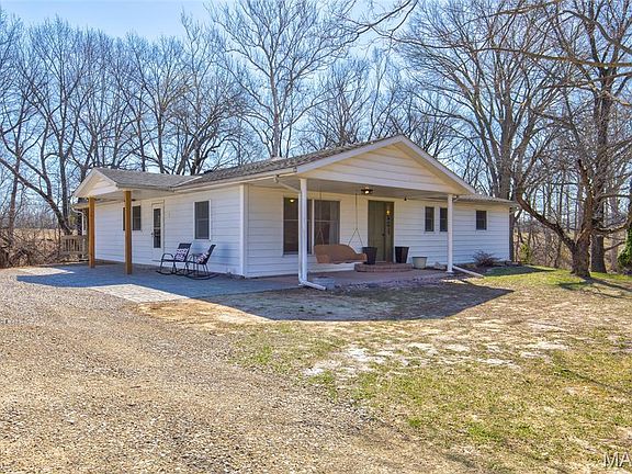 3rd image of 17628 Little Piasa Rd