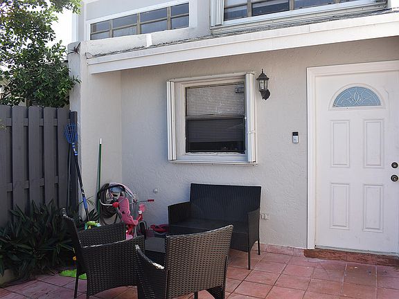 3rd image of 1953 Monks Court