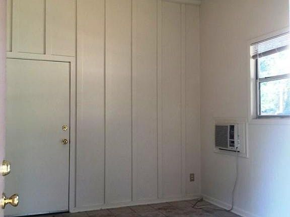 4th image of 5704 Tarpon Ct