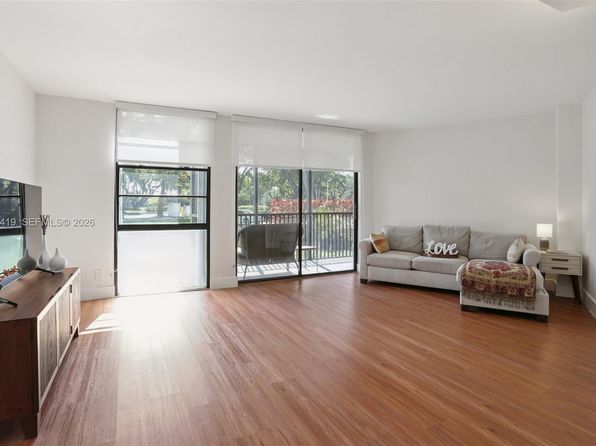 3101 N Country Club Dr APT 102