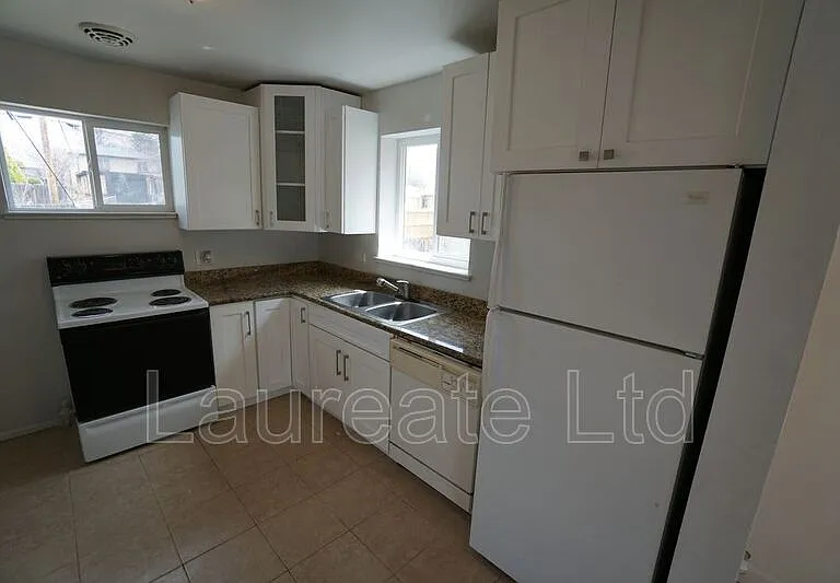 3630 Holly St — Photo 5