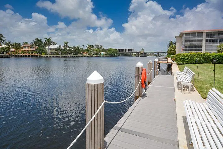 2 bed, 1.5 bath, 1306 sqft, $7,000 — Photo 1