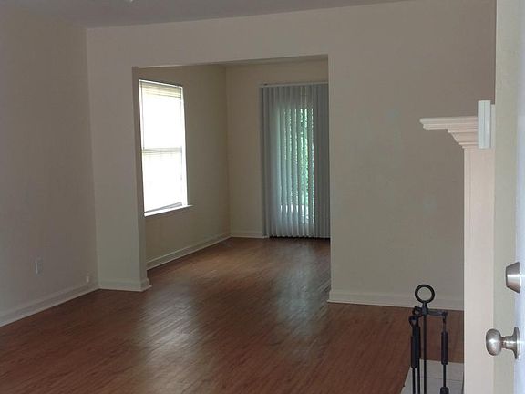 Living Dining Areas