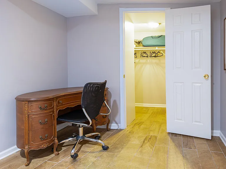 900 Maryland Ave NE #ENGLISH BASEMENT — Photo 11