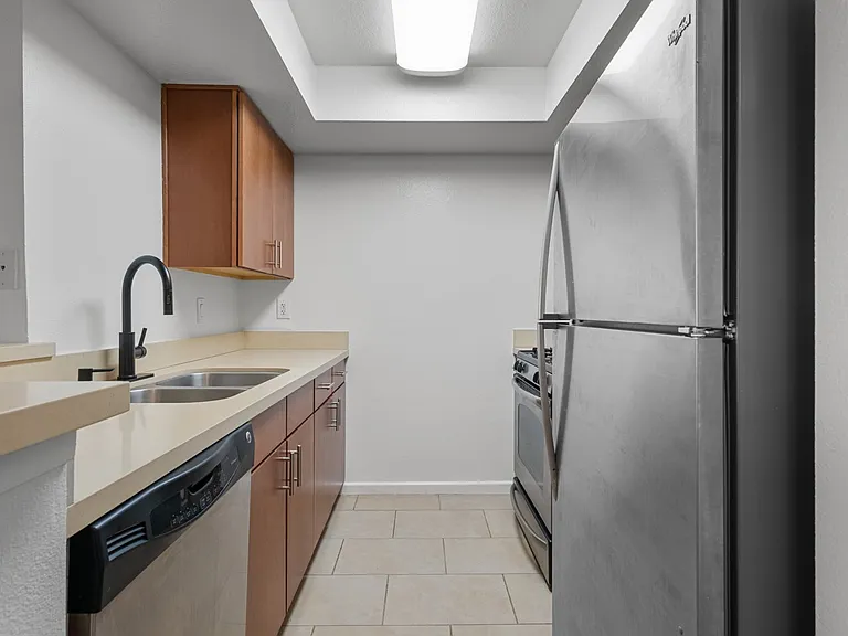 345 S Alexandria Ave #304 — Photo 7