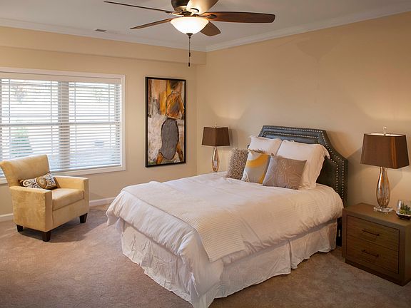 Photograph by Steve Lakatos.