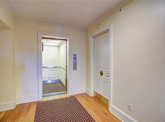 4th image of 2620 Stuart Ave #U3f