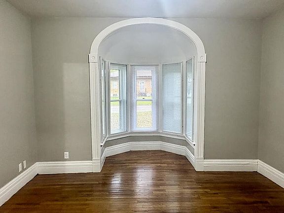 5th image of 104 N Main St