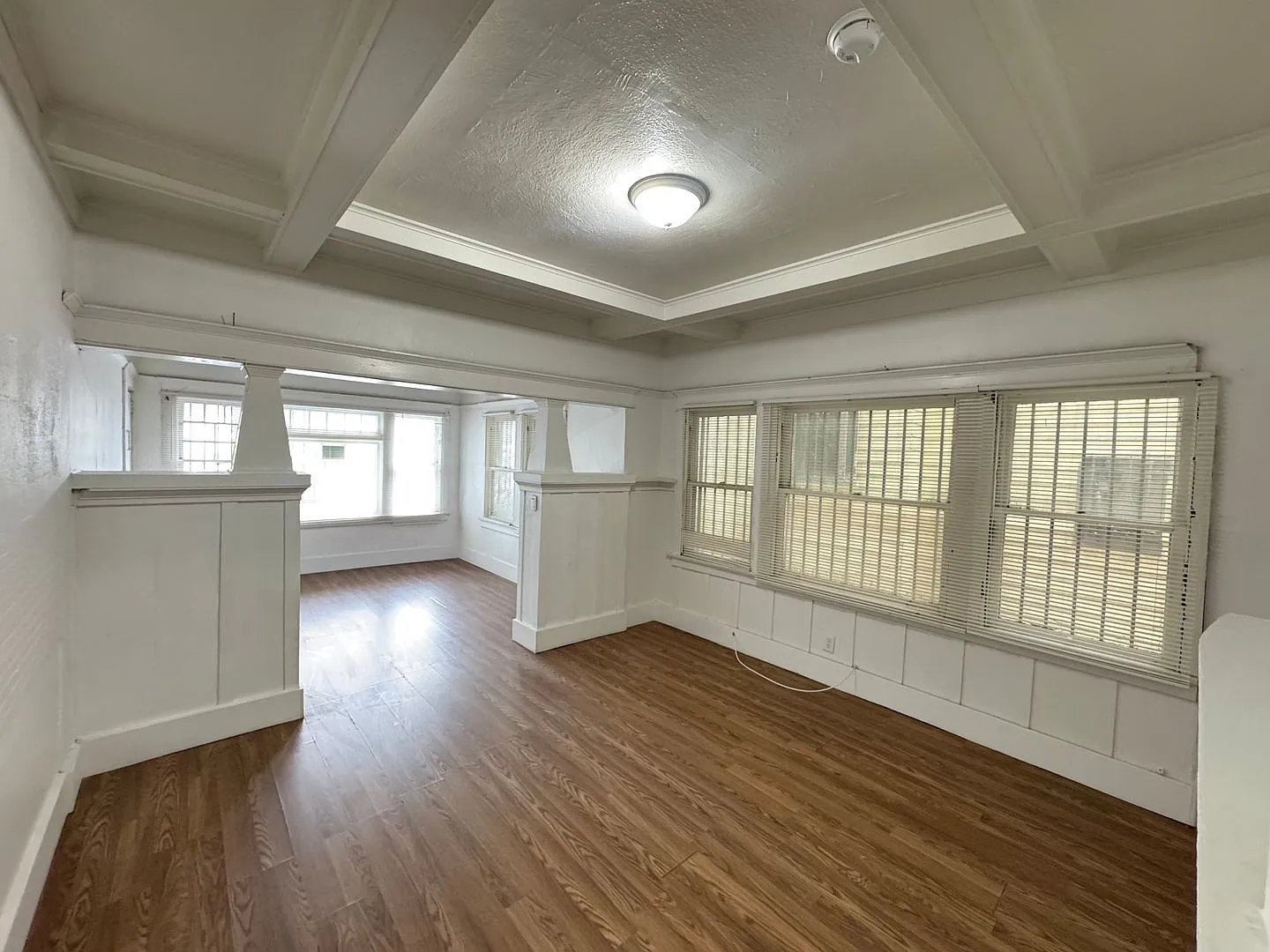 Vernon Ave - 458 — Photo 2