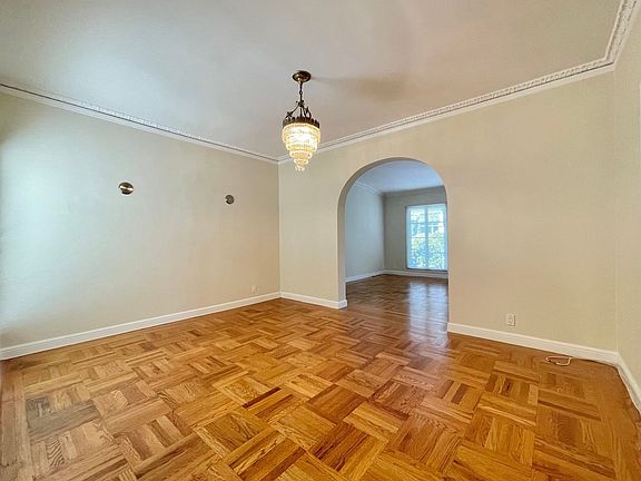 5th image of 2245 Beach St #501R