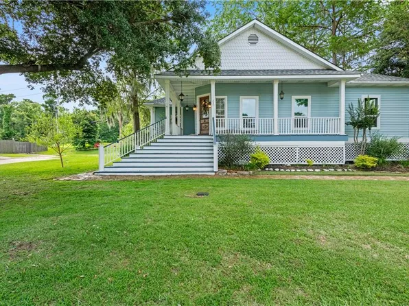 237 Villere Dr, Destrehan, LA 70047