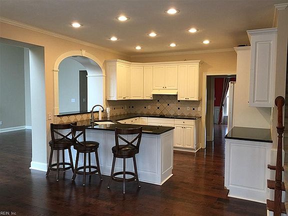 5th image of 904 Poquoson Cir