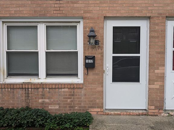 3rd image of 1310 20th St NE #1312