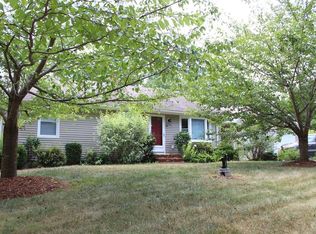 46 Quaker Ln, Rochester, MA 02770