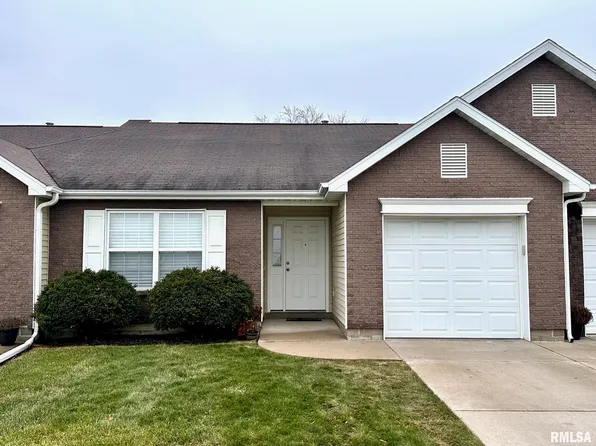 27 Gingertree Ct, Jacksonville, IL 62650