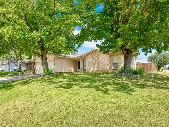 915 Lemontree Dr, Arlington, TX 76017