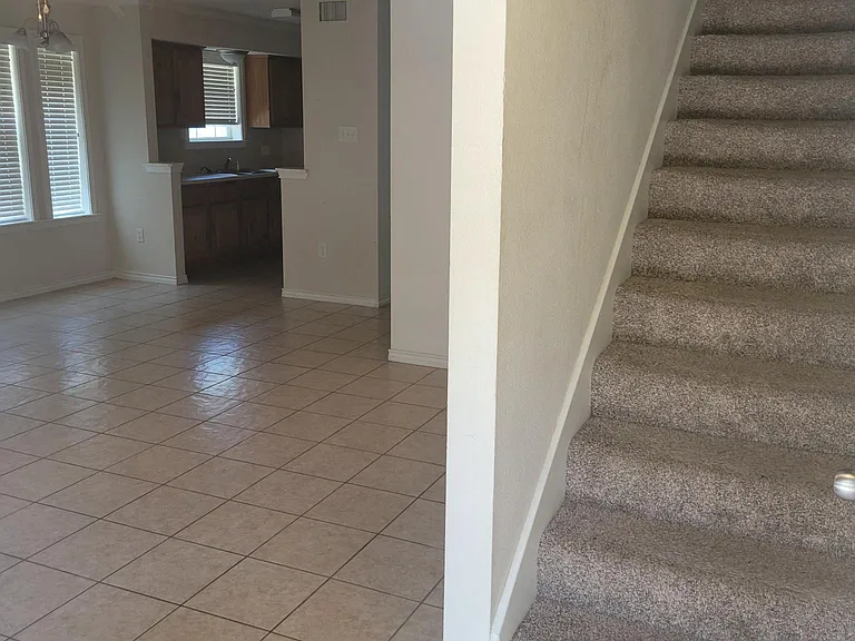 2327 Cornell Dr — Photo 5