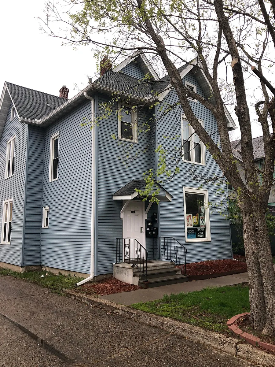 Building Photo - 1926 15th Ave S #1