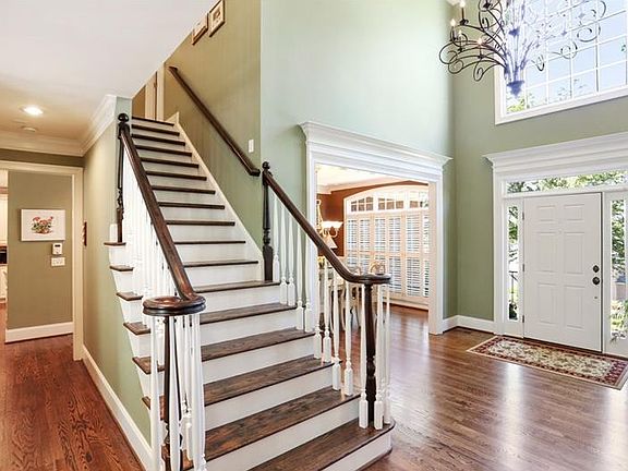 5th image of 515 Saint Regis Dr