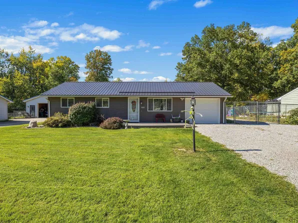 2029 Lathrop Dr, Fort Wayne, IN 46808