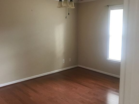 4th image of 144 Wesley Harris Cir
