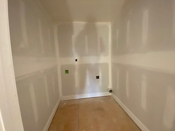 4th image of 56 Chestnut Dr