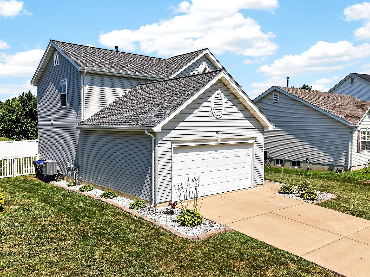 3 bed, 2.5 bath, 1728 sqft, $2,750 — Photo 3