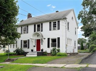 69 Pearl St, Meriden, CT 06450