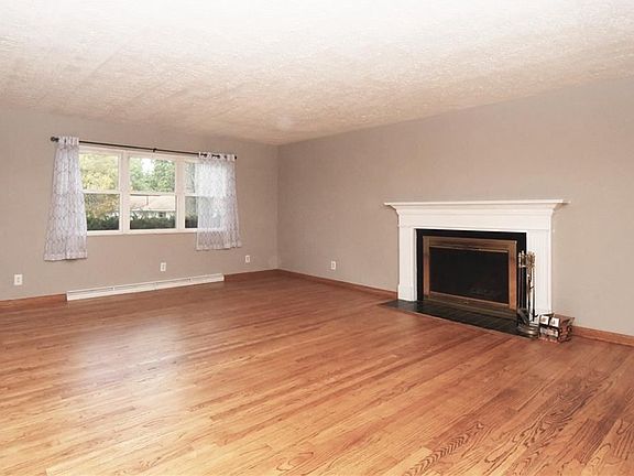 4th image of 1118 Walton Dr